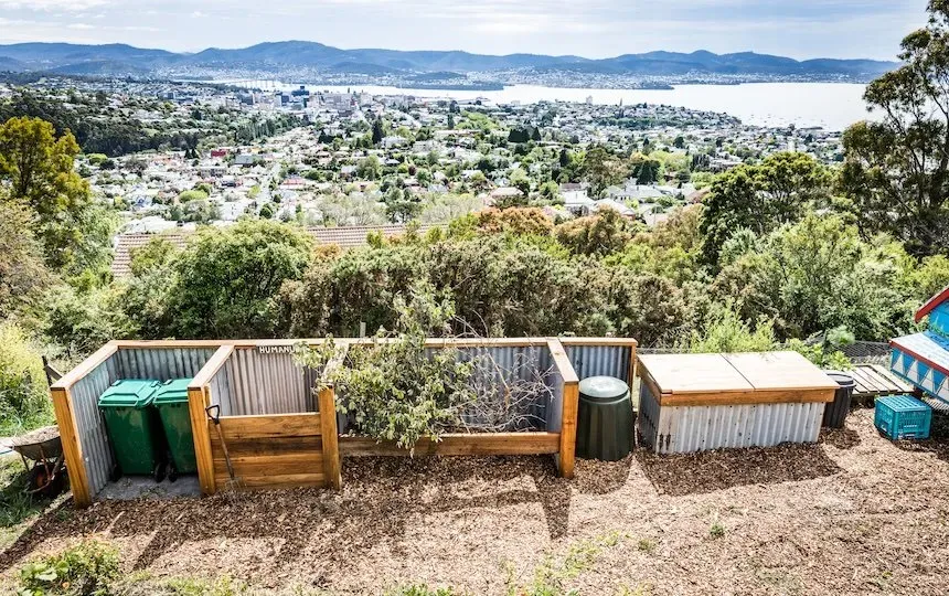 Composting station